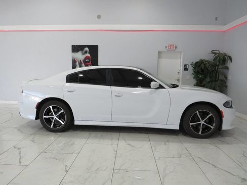 Used 2018 Dodge Charger SXT Plus w/ Quick Order Package 29J image 2