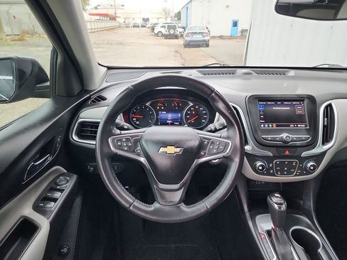 Used 2021 Chevrolet Equinox LT image 18