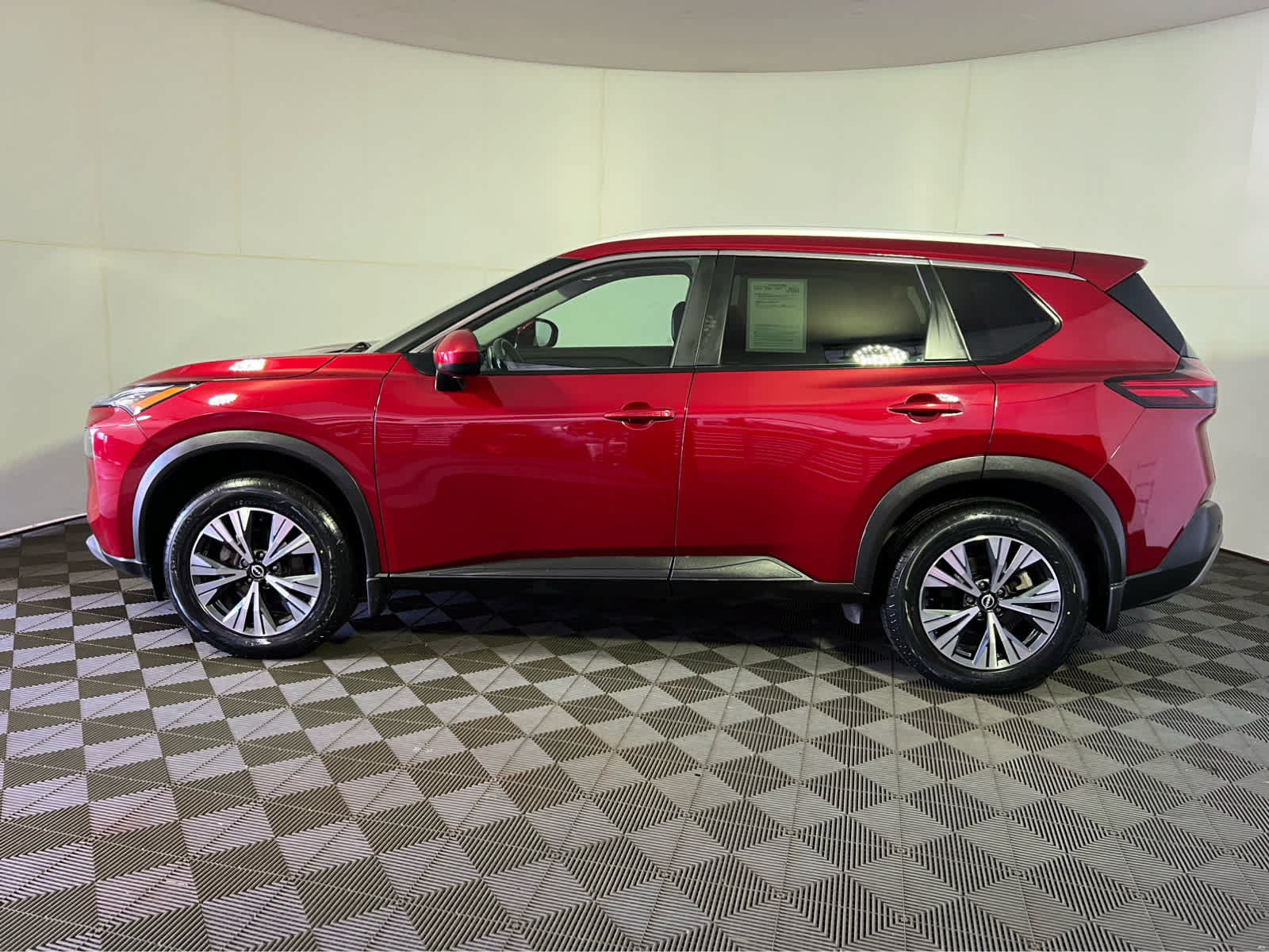 Certified 2023 Nissan Rogue SV w/ SV Premium B Package AWD/4WD image 4