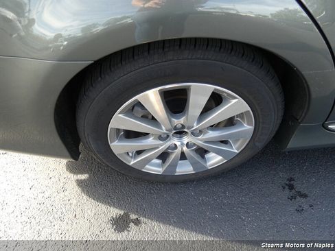 Used 2011 Toyota Avalon Limited image 16