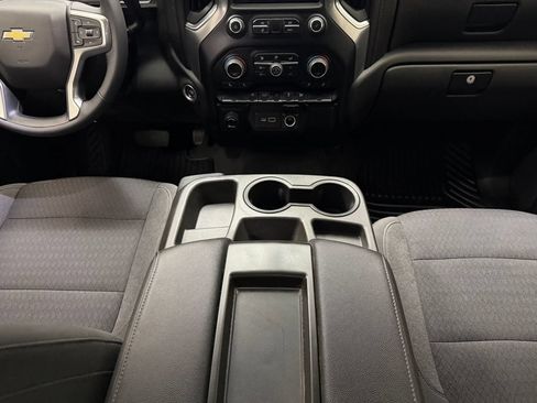 Used 2022 Chevrolet Silverado 1500 LT RWD image 17