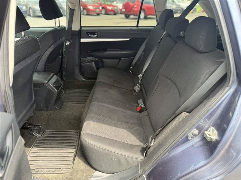 Used 2013 Subaru Outback 2.5i Premium w/ All-Weather Pkg AWD/4WD image 18