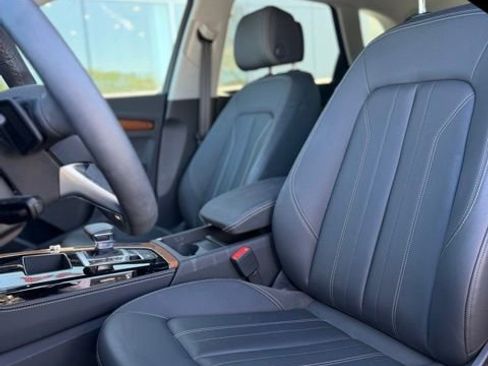 Used 2023 Audi Q5 2.0T Premium Plus w/ Premium Plus Package image 9