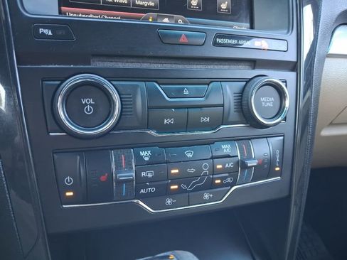 Used 2016 Ford Explorer XLT w/ Equipment Group 202A image 26