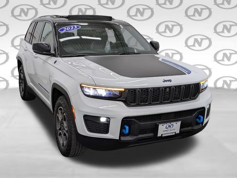 Used 2023 Jeep Grand Cherokee Trailhawk AWD/4WD image 23