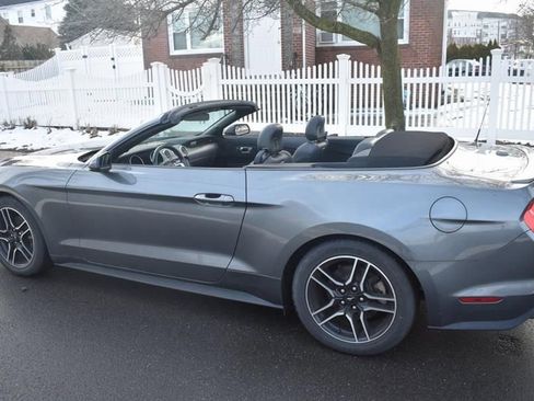 Used 2023 Ford Mustang Premium image 5