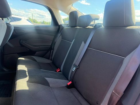 Used 2012 Ford Focus SE FWD image 11