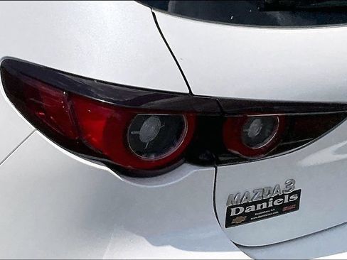 Used 2023 MAZDA MAZDA3 s FWD image 29