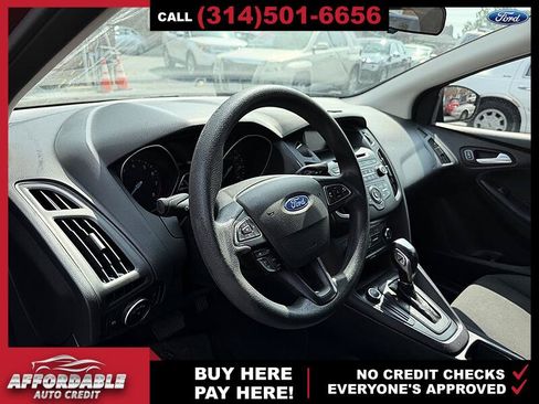 Used 2015 Ford Focus SE FWD image 9