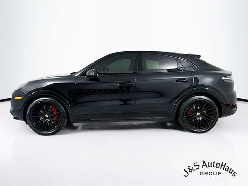Used 2022 Porsche Cayenne GTS AWD/4WD image 4