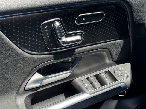 Used 2024 Mercedes-Benz GLB 250 image 15