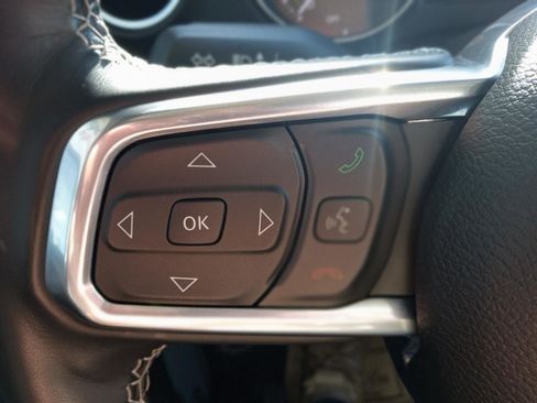 Used 2023 Jeep Wrangler Sahara w/ Cold Weather Group AWD/4WD image 15