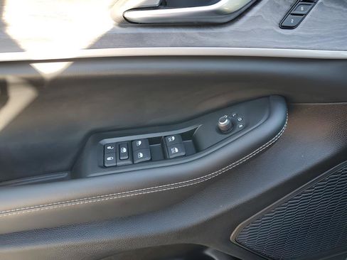 Used 2024 Jeep Grand Cherokee Limited image 27