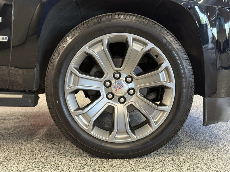 Used 2015 GMC Yukon Denali w/ Premium Package AWD/4WD image 11
