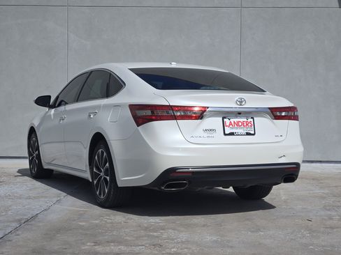 Used 2018 Toyota Avalon XLE Premium image 5