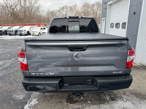 Used 2019 Nissan Titan S image 5