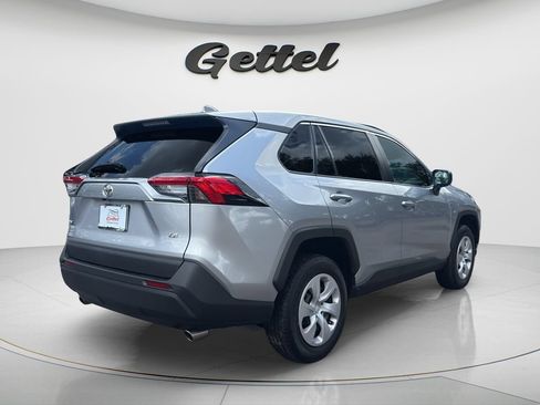 Used 2024 Toyota RAV4 LE FWD image 5