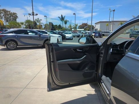 Used 2019 Audi Q8 Premium Plus AWD/4WD image 13
