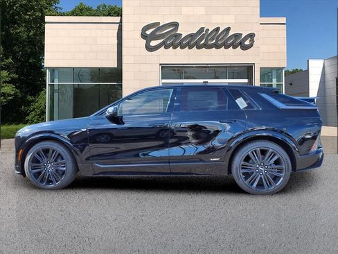 New 2026 Cadillac Lyriq V image 2