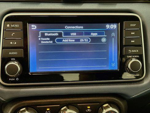 Used 2025 Nissan Versa SV FWD image 21
