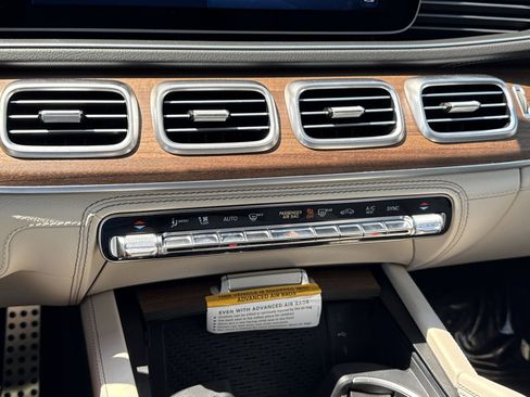 New 2026 Mercedes-Benz GLS 580 4MATIC image 33