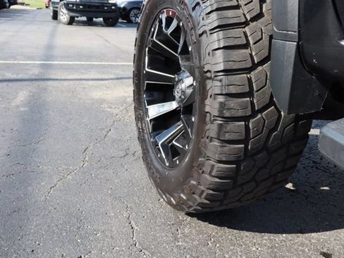 Used 2022 GMC Sierra 1500 Elevation AWD/4WD image 2