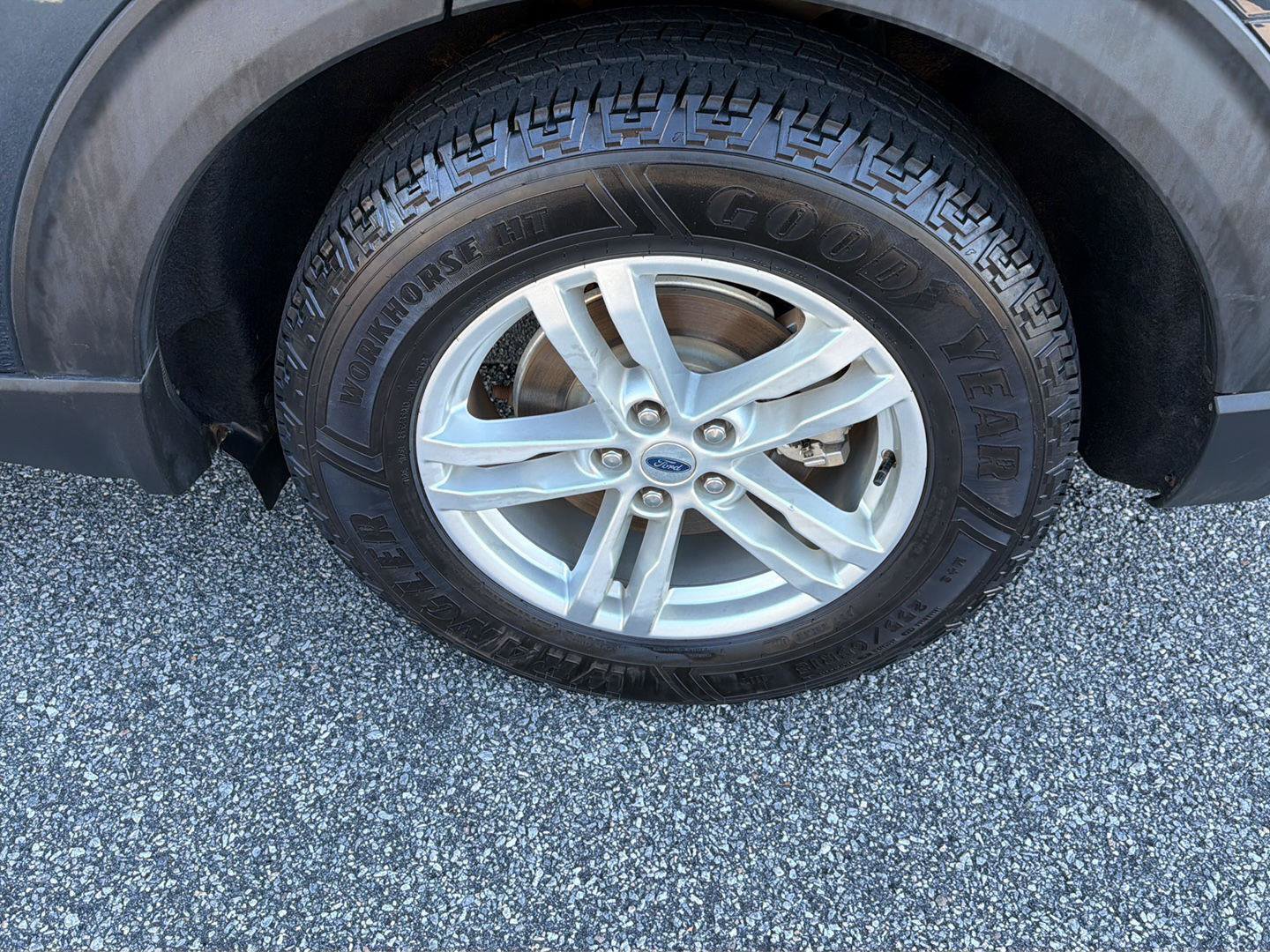 Certified 2024 Ford Explorer XLT RWD image 39