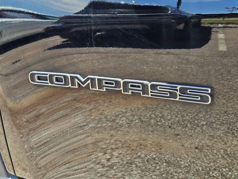Used 2024 Jeep Compass Latitude AWD/4WD image 31