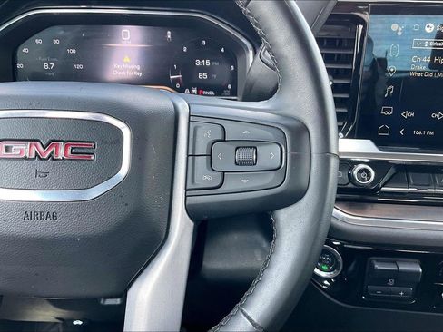 Used 2025 GMC Sierra 1500 SLT image 11