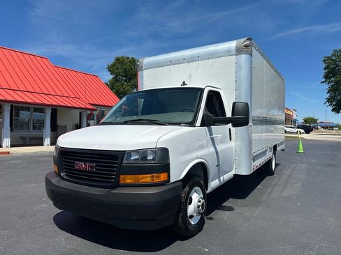 Used 2021 GMC Savana 3500 Extended w/ Power Convenience Package RWD image 2