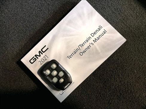 Used 2021 GMC Terrain SLE w/ Driver Convenience Package AWD/4WD image 32