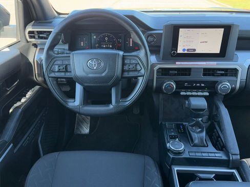 Used 2025 Toyota Tacoma SR5 image 9