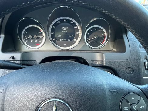 Used 2011 Mercedes-Benz C 300 4MATIC Sedan image 11