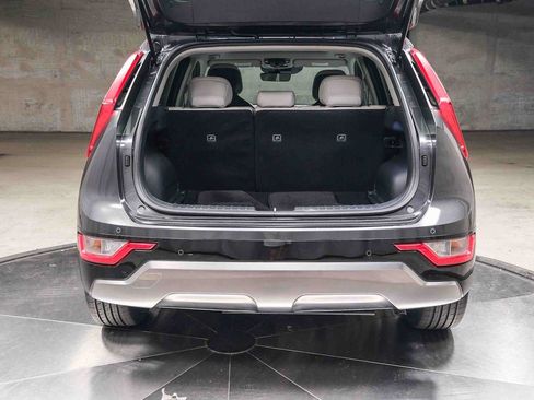 Used 2023 Kia Niro EX Touring FWD image 31