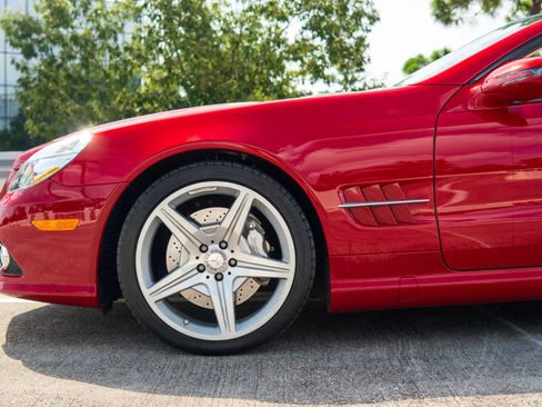 Used 2011 Mercedes-Benz SL 550 image 21