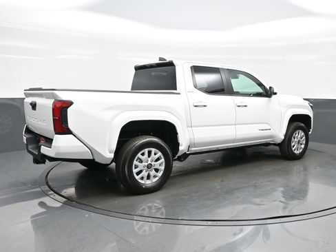 Used 2025 Toyota Tacoma SR5 image 6