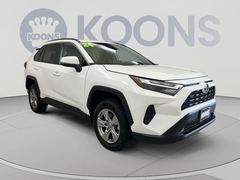 Used 2024 Toyota RAV4 XLE FWD image 2