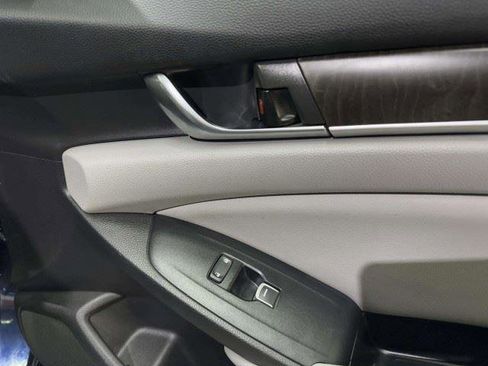 Used 2020 Honda Accord EX image 48
