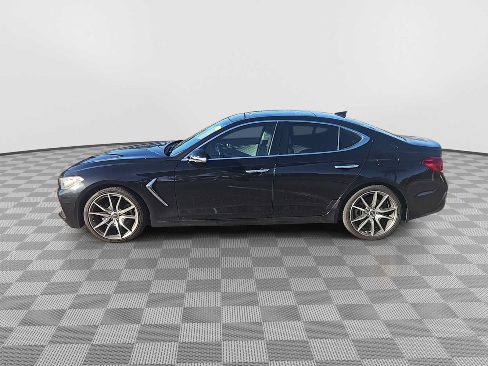 Used 2021 Genesis G70 2.0T w/ Prestige Package RWD image 5