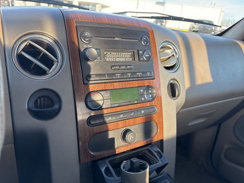 Used 2004 Ford F150 XLT image 11