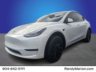 Used 2024 Tesla Model Y Long Range AWD/4WD video 1