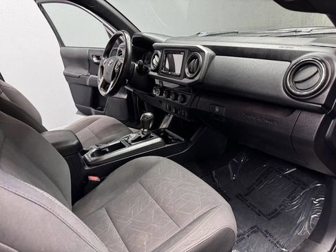 Used 2018 Toyota Tacoma TRD Sport AWD/4WD image 53