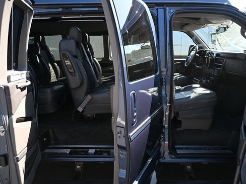 Used 2023 Chevrolet Express 2500 Extended RWD image 20