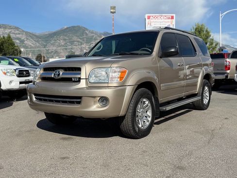 Used 2005 Toyota Sequoia SR5 RWD image 2