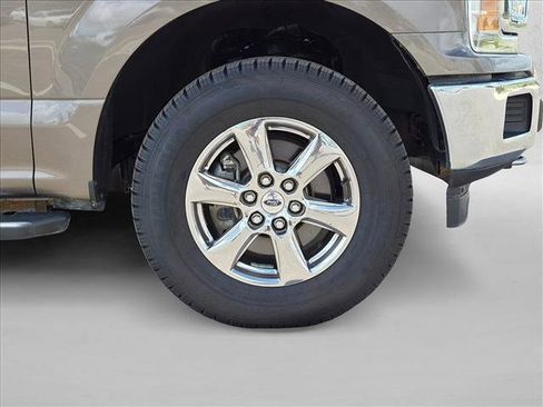 Used 2019 Ford F150 XLT w/ Equipment Group 302A Luxury AWD/4WD image 21