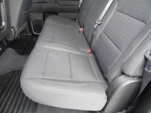 Used 2022 Chevrolet Silverado 1500 LT AWD/4WD image 8
