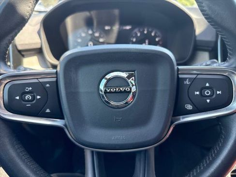 Used 2020 Volvo XC40 T4 Inscription FWD image 14