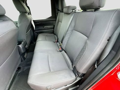 Used 2025 Toyota Tacoma SR5 AWD/4WD image 22
