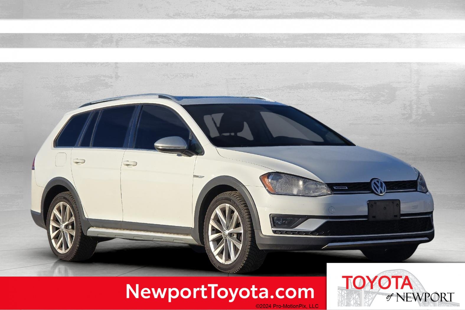 Used 2017 Volkswagen Golf Alltrack SE AWD/4WD image 1