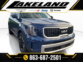 Used 2023 Kia Telluride EX w/ EX Captain's Chair Package AWD/4WD video 1